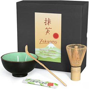 Tea Ceremony set:  3 pieces moss green, consisting of  bowl, spoon and  broom (bamboo) in gift box.